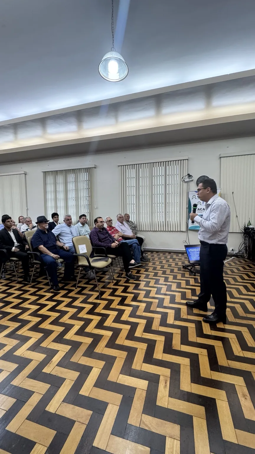 Palestra sobre relações Brasil–China e oportunidades para a região.