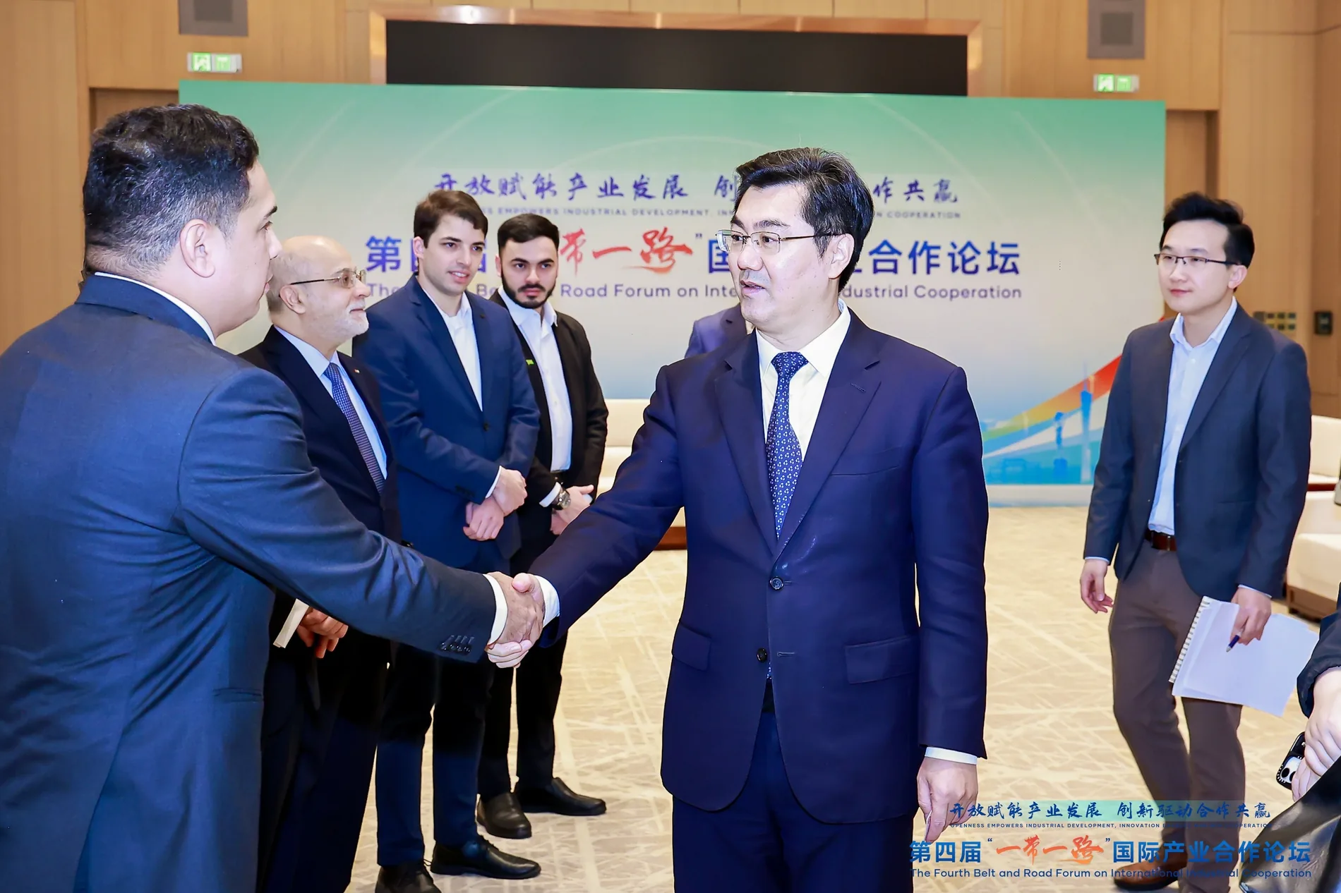 Encontros institucionais durante fóruns internacionais na China.